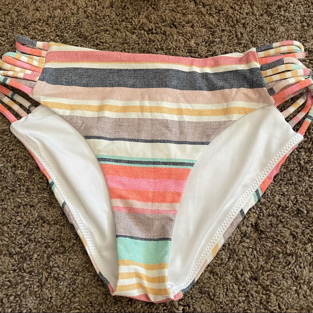 Women’s O’Neill Bikini Bottoms size small
